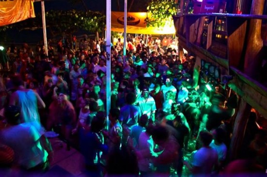 lazyloft--great party hostels in central america-thatwanderlust-travel