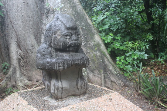 Laventa_museo_villahermosa_olmec_mexico