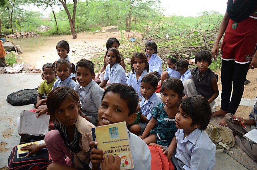 kids travel for free work abroad