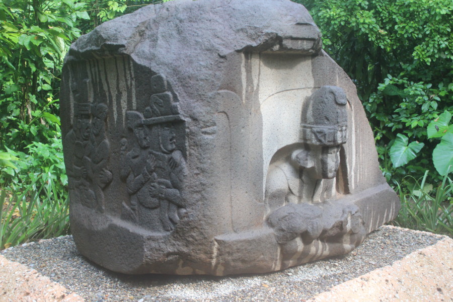 Olmec-Mexico-Altar of the children