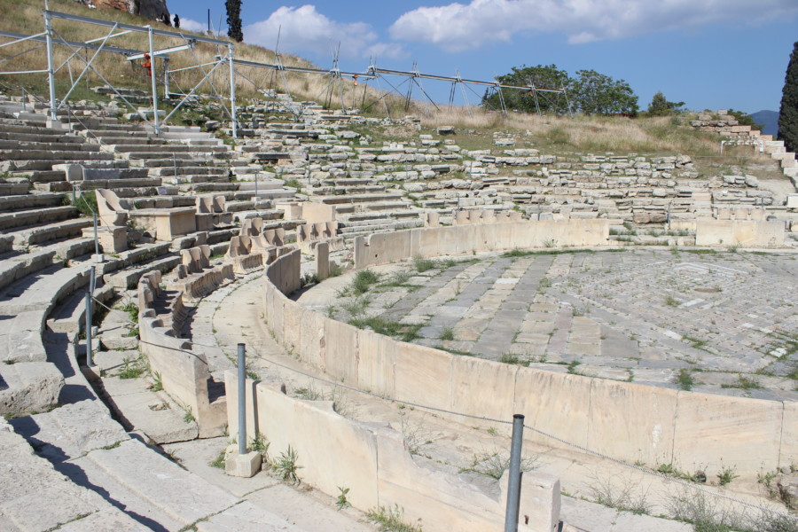 zeus-athens-temple-that-wanderlust-travel-nomads-diving-dionysus-theater