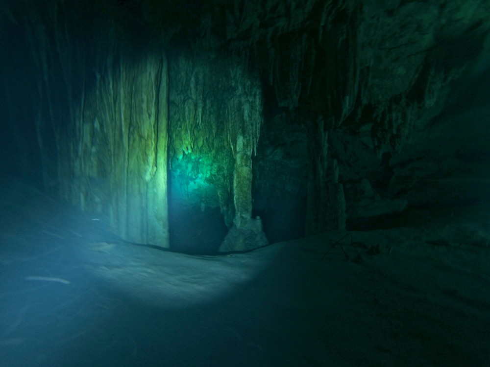 cenote-dosojos-mexico-tulum