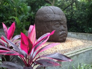 Laventa_museo_villahermosa_olmecs_mexico